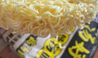 白象客服回应面中吃出异物